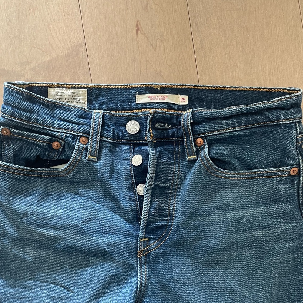Levi’s wedgie straight jeans